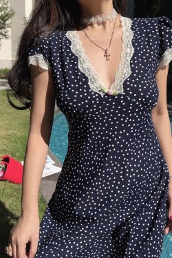 Handmade Illustrated Beauty French Lace V-Neck Puff Sleeve Maxi Dress – 2025 Spring/Summer Vacation Style