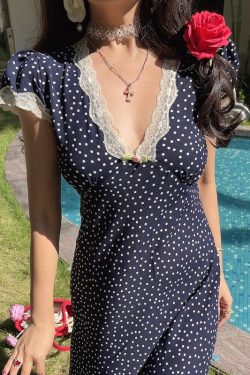 Handmade Illustrated Beauty French Lace V-Neck Puff Sleeve Maxi Dress – 2025 Spring/Summer Vacation Style