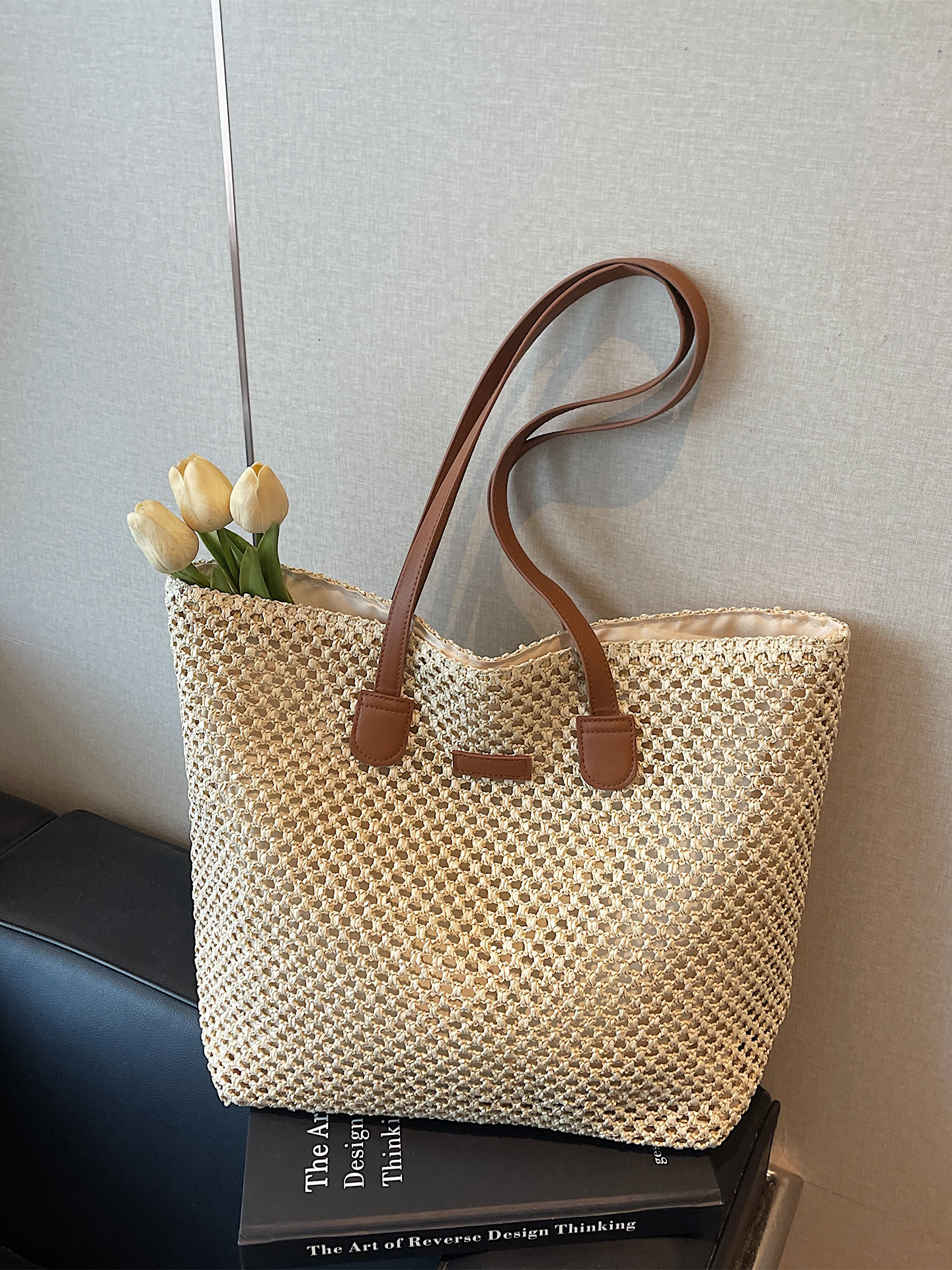 Handwoven Straw Tote Bag for Women, Large Capacity, Trendy Beach Vacation Shoulder Bag, 2025 Style Handwoven Straw Tote Bag for Women, Large Capacity, Trendy Beach Vacation Shoulder Bag, 2025 Style