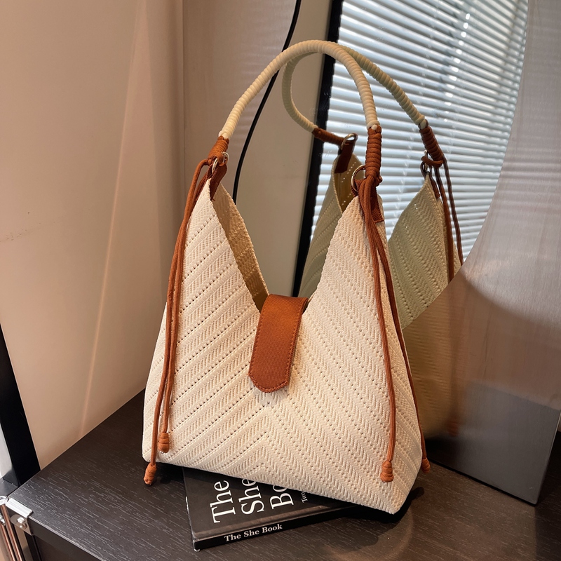 Handwoven Women's Beach Tote Bag - Trendy 2025 Large Capacity Shoulder Bag for Vacation Style Handwoven Women's Beach Tote Bag - Trendy 2025 Large Capacity Shoulder Bag for Vacation Style