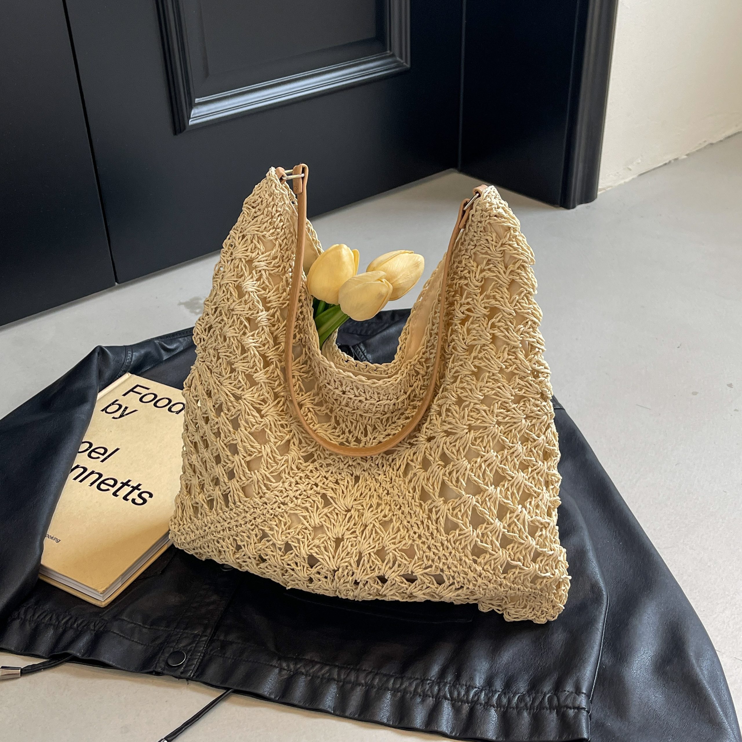 Handwoven Women's Straw Tote Bag - Trendy Large Capacity Beach Vacation Shoulder Bag 2025 Style Handwoven Women's Straw Tote Bag - Trendy Large Capacity Beach Vacation Shoulder Bag 2025 Style