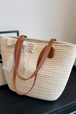 Handwoven Women's Summer Beach Tote Bag - Trendy Shoulder Bag with Large Capacity for Commuter Style