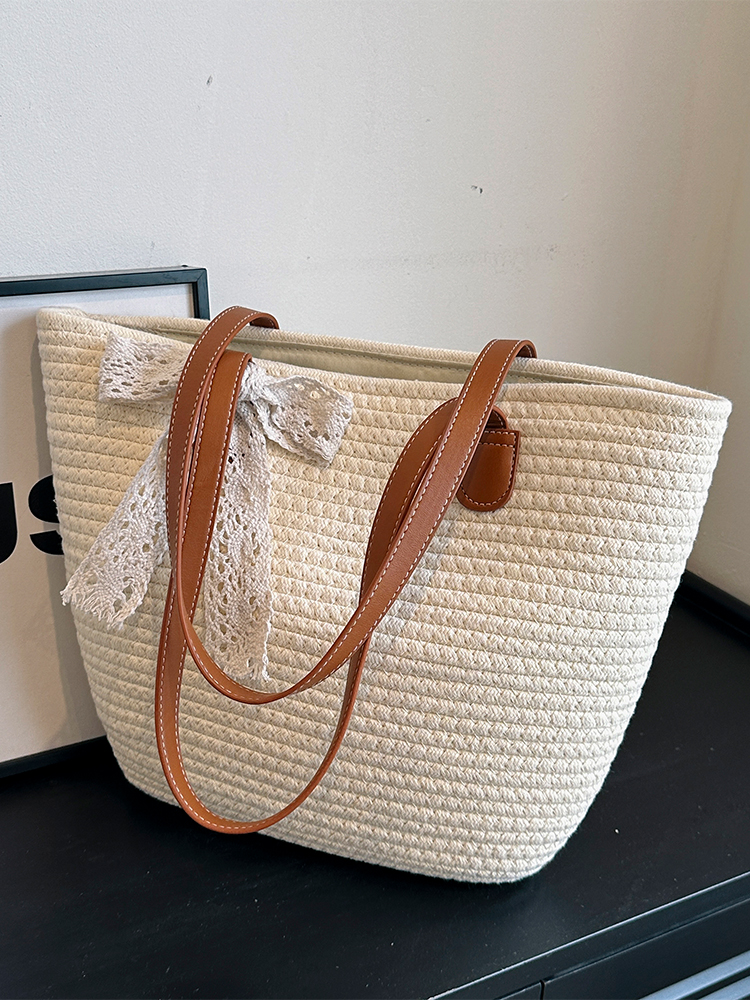 Handwoven Women's Summer Beach Tote Bag - Trendy Shoulder Bag with Large Capacity for Commuter Style Handwoven Women's Summer Beach Tote Bag - Trendy Shoulder Bag with Large Capacity for Commuter Style