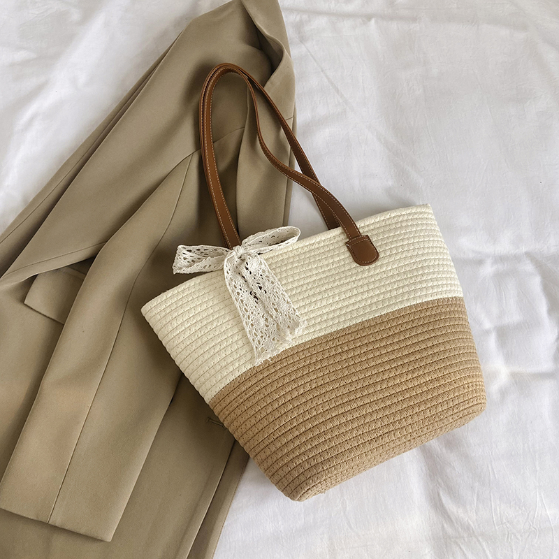 Handwoven Women's Summer Beach Tote Bag - Trendy Shoulder Bag with Large Capacity for Commuter Style Handwoven Women's Summer Beach Tote Bag - Trendy Shoulder Bag with Large Capacity for Commuter Style