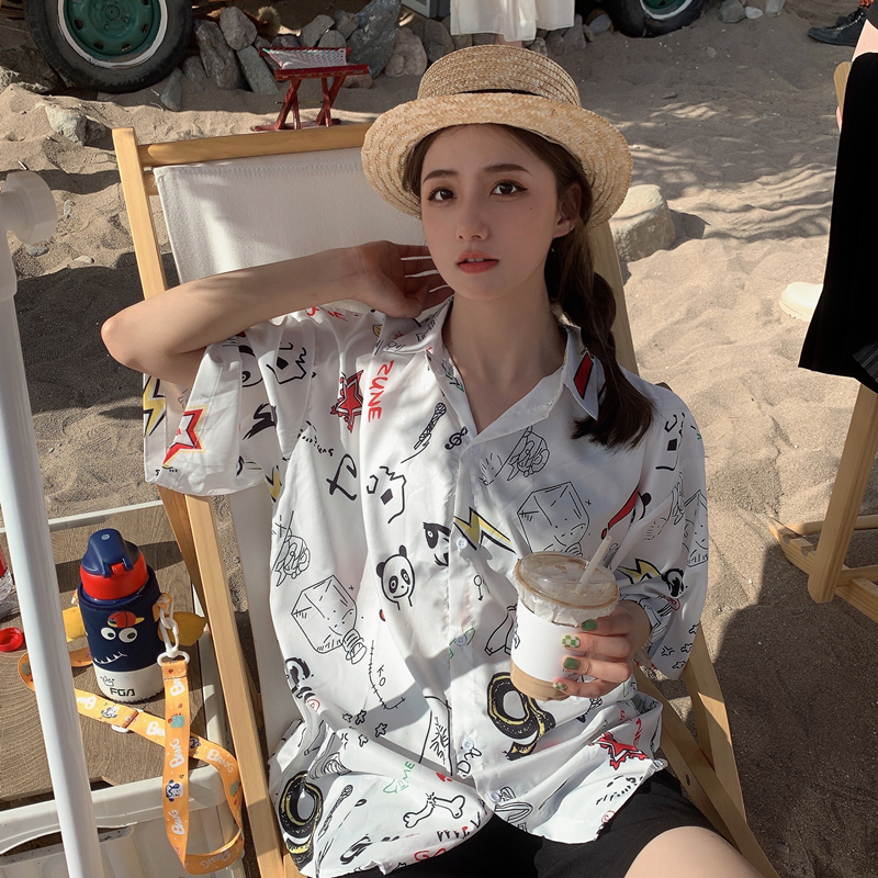 Hawaiian Floral Short Sleeve Shirt for Women - Loose Fit Beach Top in Hong Kong Style for Seaside Vacation Hawaiian Floral Short Sleeve Shirt for Women - Loose Fit Beach Top in Hong Kong Style for Seaside Vacation