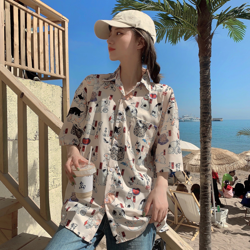 Hawaiian Floral Short Sleeve Shirt for Women - Loose Fit Beach Top in Hong Kong Style for Seaside Vacation Hawaiian Floral Short Sleeve Shirt for Women - Loose Fit Beach Top in Hong Kong Style for Seaside Vacation