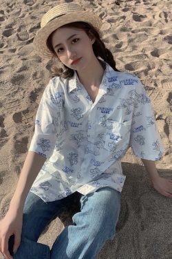 Hawaiian Floral Short Sleeve Shirt for Women - Loose Fit Beach Top in Hong Kong Style for Seaside Vacation