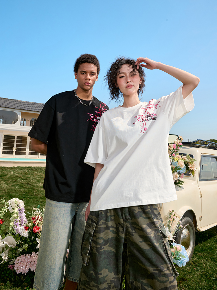 Heavy Embroidery Floral Letter T-Shirt - Short Sleeve Vintage American Style Unisex Top for Summer 2025 Fashion Heavy Embroidery Floral Letter T-Shirt - Short Sleeve Vintage American Style Unisex Top for Summer 2025 Fashion