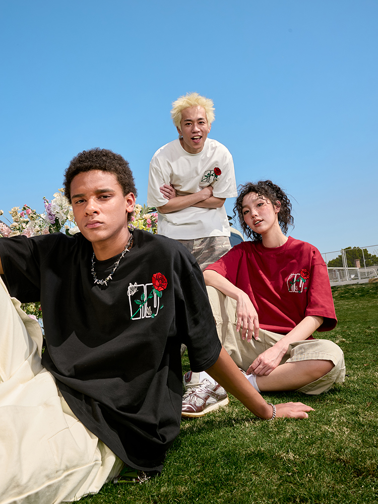 Heavy Embroidery Rose Short Sleeve T-Shirt - Vintage American Style Unisex Tee, Trendy Loose Fit, 2025 Fashion Essential Heavy Embroidery Rose Short Sleeve T-Shirt - Vintage American Style Unisex Tee, Trendy Loose Fit, 2025 Fashion Essential