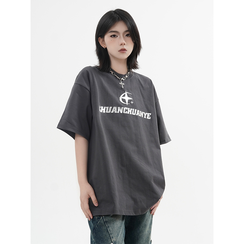 Heavyweight American Street Style Short Sleeve T-Shirt for Men & Women, Loose Fit with Small Collar, Trendy 90s Inspired Fashion. Heavyweight American Street Style Short Sleeve T-Shirt for Men & Women, Loose Fit with Small Collar, Trendy 90s Inspired Fashion.