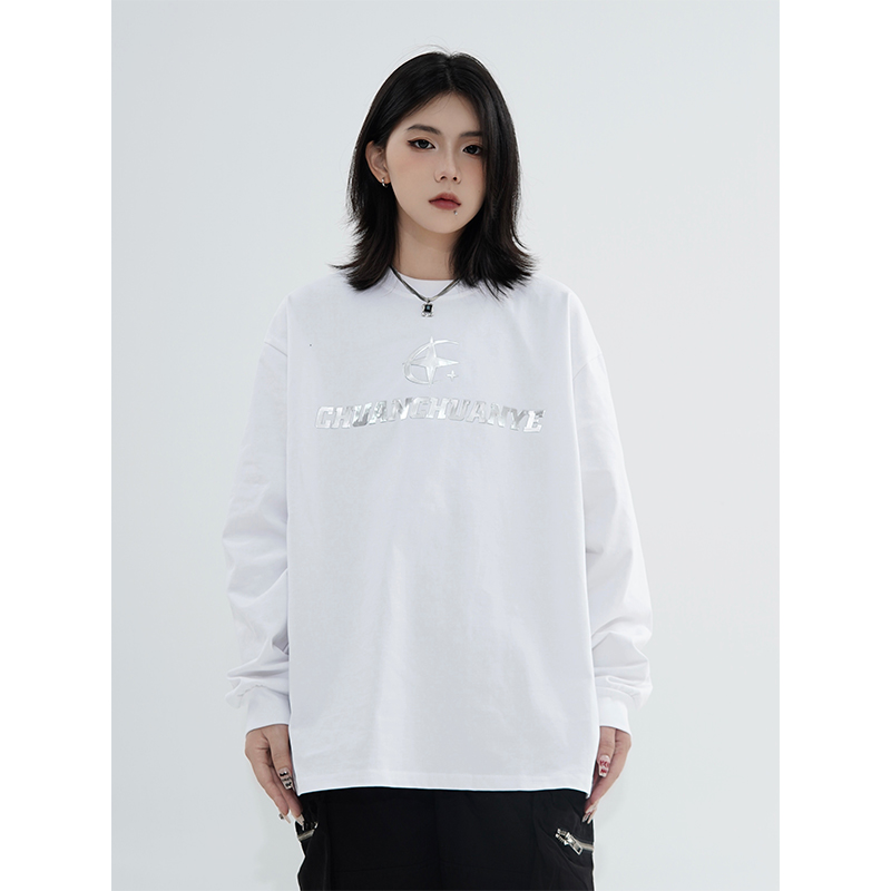 Heavyweight American Street Style Short Sleeve T-Shirt for Men & Women, Loose Fit with Small Collar, Trendy 90s Inspired Fashion. Heavyweight American Street Style Short Sleeve T-Shirt for Men & Women, Loose Fit with Small Collar, Trendy 90s Inspired Fashion.