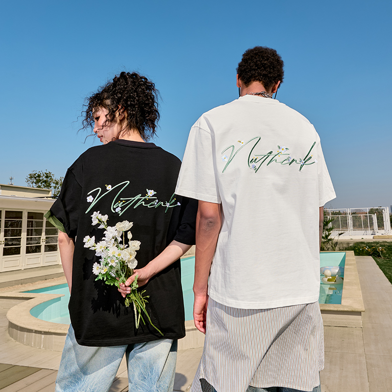 Heavyweight Floral Embroidered Short Sleeve T-Shirt for Men and Women - American Streetwear, Loose Fit, 2025 Summer Style Heavyweight Floral Embroidered Short Sleeve T-Shirt for Men and Women - American Streetwear, Loose Fit, 2025 Summer Style