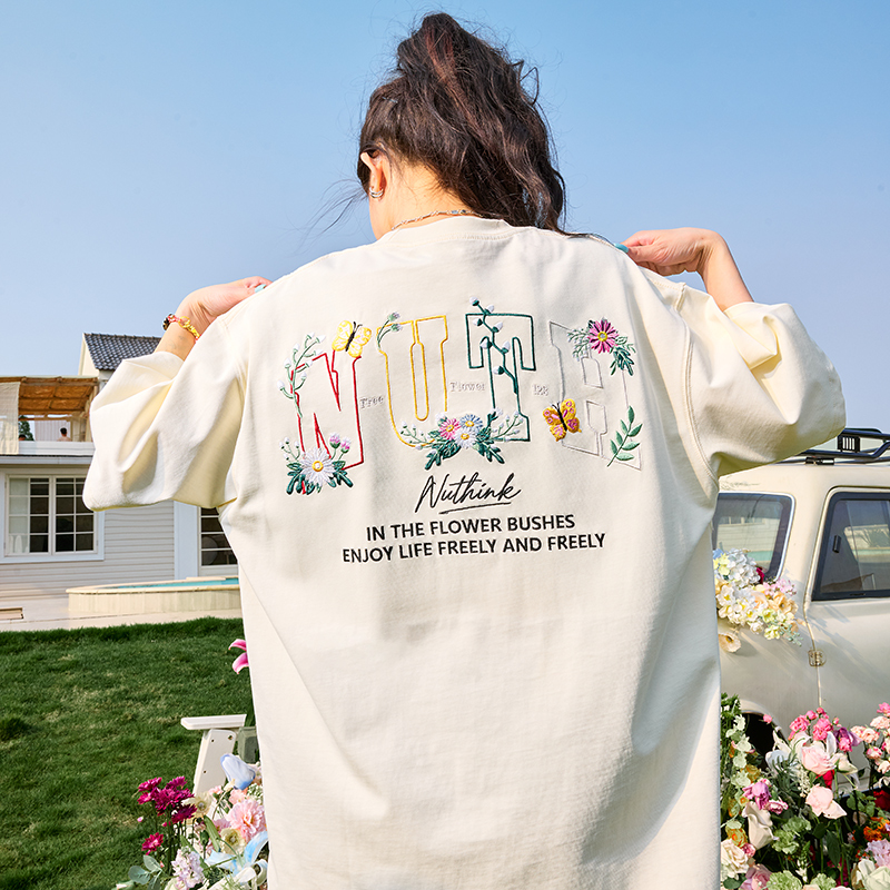 Heavyweight Floral Embroidery Letter Short Sleeve T-Shirt for Men - Streetwear Loose Fit Hip Hop Style - Summer 2025 Fashion Heavyweight Floral Embroidery Letter Short Sleeve T-Shirt for Men - Streetwear Loose Fit Hip Hop Style - Summer 2025 Fashion