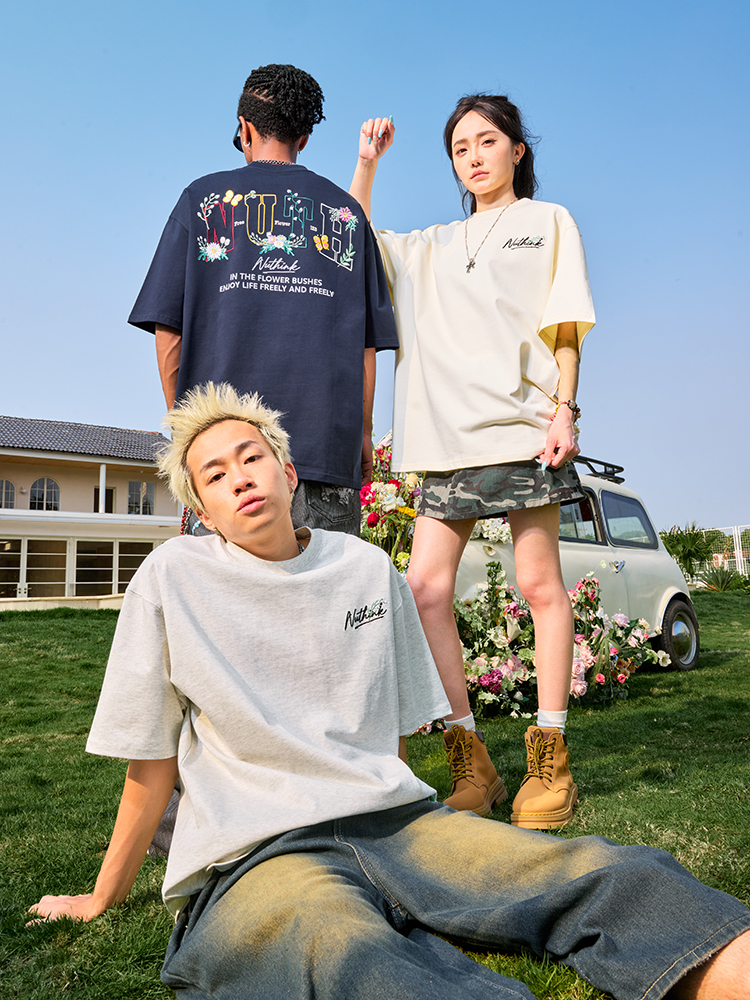 Heavyweight Floral Embroidery Letter Short Sleeve T-Shirt for Men - Streetwear Loose Fit Hip Hop Style - Summer 2025 Fashion Heavyweight Floral Embroidery Letter Short Sleeve T-Shirt for Men - Streetwear Loose Fit Hip Hop Style - Summer 2025 Fashion