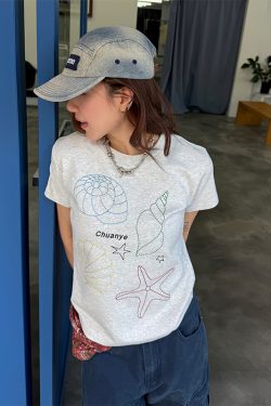 Heavyweight Shell Embroidery Short Sleeve T-Shirt for Women - Slim Fit, Flattering Round Neck Top, Casual 90s Style