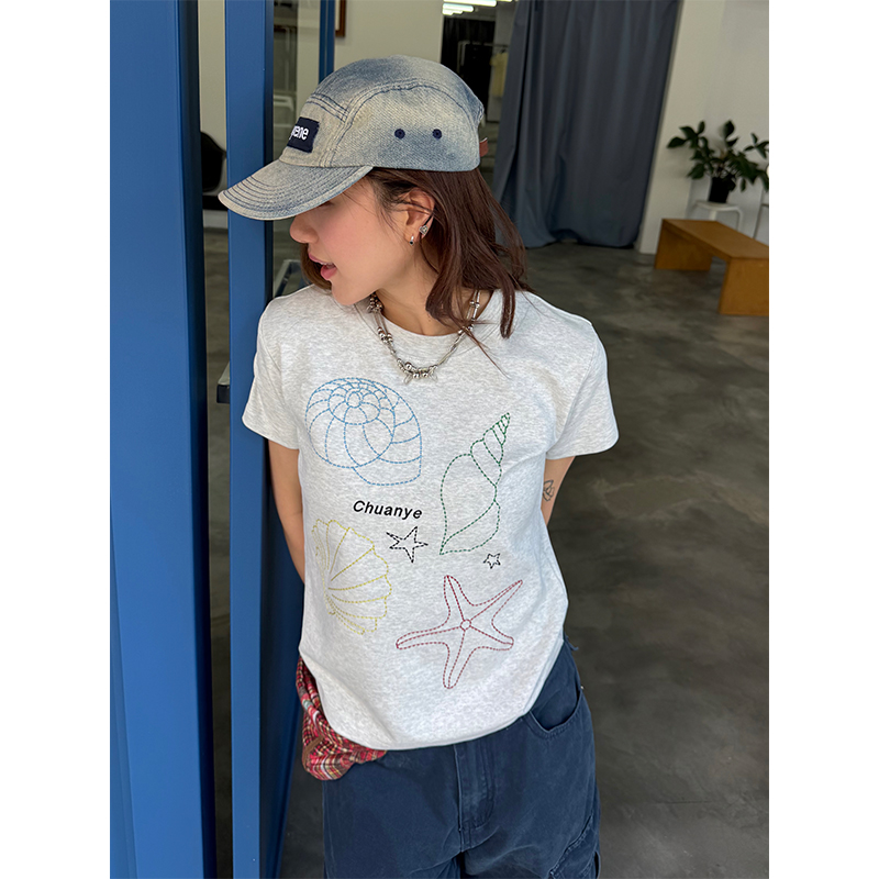 Heavyweight Shell Embroidery Short Sleeve T-Shirt for Women - Slim Fit, Flattering Round Neck Top, Casual 90s Style Heavyweight Shell Embroidery Short Sleeve T-Shirt for Women - Slim Fit, Flattering Round Neck Top, Casual 90s Style