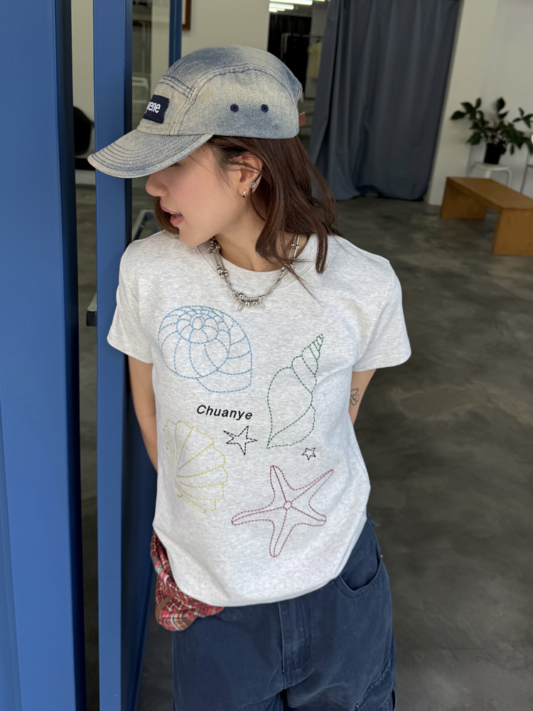 Heavyweight Shell Embroidery Short Sleeve T-Shirt for Women - Slim Fit, Flattering Round Neck Top, Casual 90s Style Heavyweight Shell Embroidery Short Sleeve T-Shirt for Women - Slim Fit, Flattering Round Neck Top, Casual 90s Style