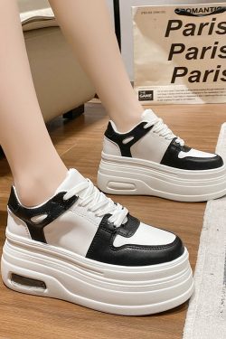 Height-Increasing 8cm Thick-Soled White Leather Sneakers for Women - Trendy Spring 2023 European Style Versatile Skate Shoes
