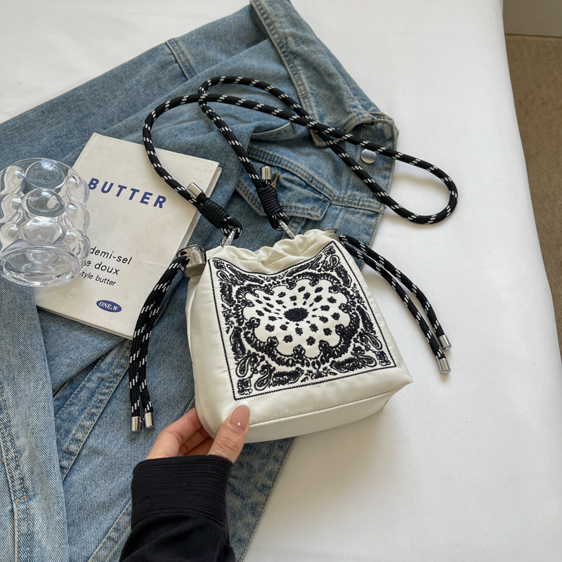 High-End Embroidered Canvas Bucket Bag for Women - Summer 2025 Drawstring Crossbody Phone Bag, Casual Style High-End Embroidered Canvas Bucket Bag for Women - Summer 2025 Drawstring Crossbody Phone Bag, Casual Style