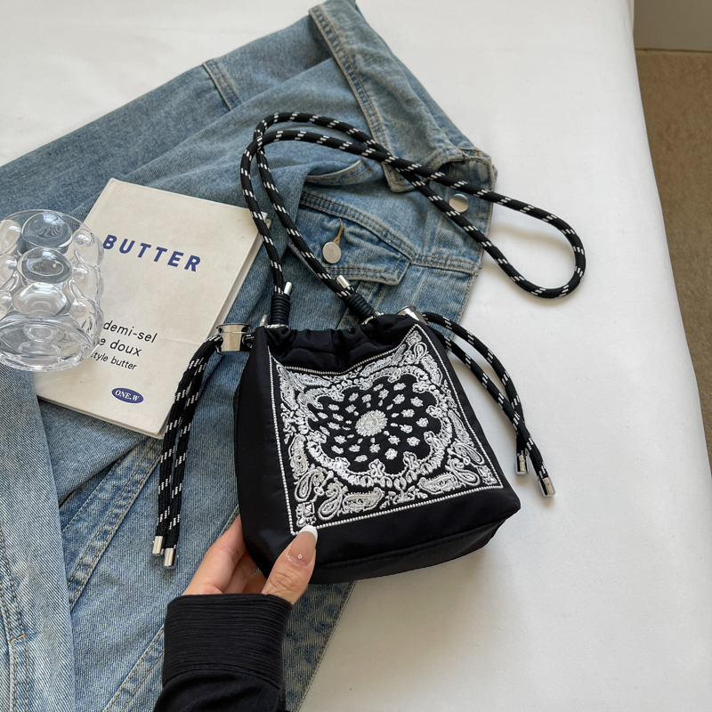 High-End Embroidered Canvas Bucket Bag for Women - Summer 2025 Drawstring Crossbody Phone Bag, Casual Style High-End Embroidered Canvas Bucket Bag for Women - Summer 2025 Drawstring Crossbody Phone Bag, Casual Style