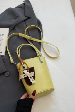 High-End Green Bucket Bag for Women, Summer 2025 Handheld Crossbody Phone Bag, Trendy Niche Fashion Accessory