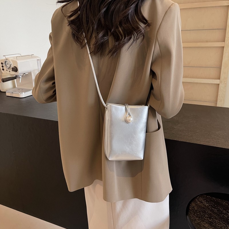 High-End Red Mini Crossbody Phone Bag for Women - Summer 2025 Trendy Accessory High-End Red Mini Crossbody Phone Bag for Women - Summer 2025 Trendy Accessory