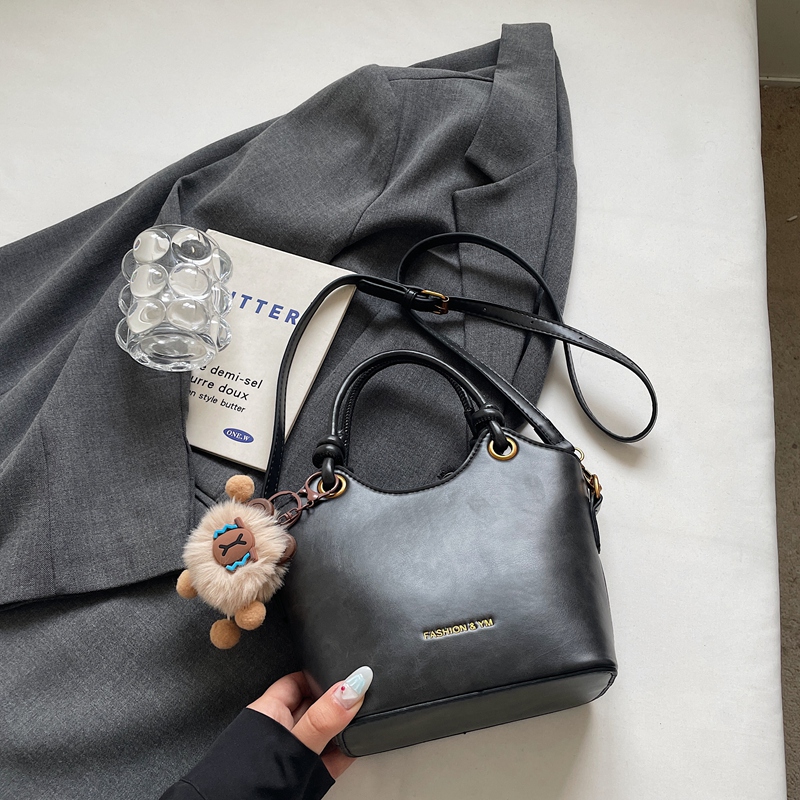 High-End Retro Bucket Handbag for Women - Versatile Textured Crossbody & Shoulder Bag for Summer 2025 Fashion High-End Retro Bucket Handbag for Women - Versatile Textured Crossbody & Shoulder Bag for Summer 2025 Fashion