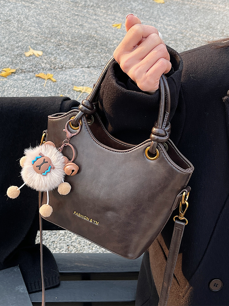 High-End Retro Bucket Handbag for Women - Versatile Textured Crossbody & Shoulder Bag for Summer 2025 Fashion High-End Retro Bucket Handbag for Women - Versatile Textured Crossbody & Shoulder Bag for Summer 2025 Fashion