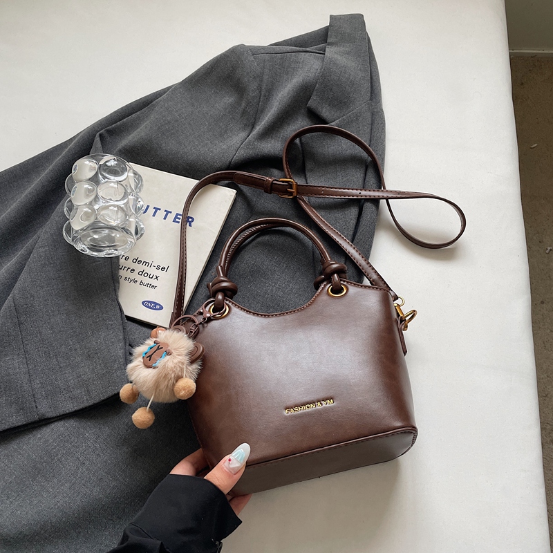 High-End Retro Bucket Handbag for Women - Versatile Textured Crossbody & Shoulder Bag for Summer 2025 Fashion High-End Retro Bucket Handbag for Women - Versatile Textured Crossbody & Shoulder Bag for Summer 2025 Fashion