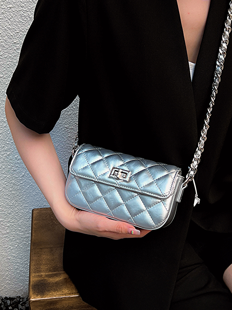 High-End Silver Diamond-Patterned Chain Crossbody Bag for Women - 2025 Minimalist Summer Fashion High-End Silver Diamond-Patterned Chain Crossbody Bag for Women - 2025 Minimalist Summer Fashion