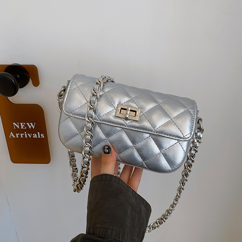 High-End Silver Diamond-Patterned Chain Crossbody Bag for Women - 2025 Minimalist Summer Fashion High-End Silver Diamond-Patterned Chain Crossbody Bag for Women - 2025 Minimalist Summer Fashion