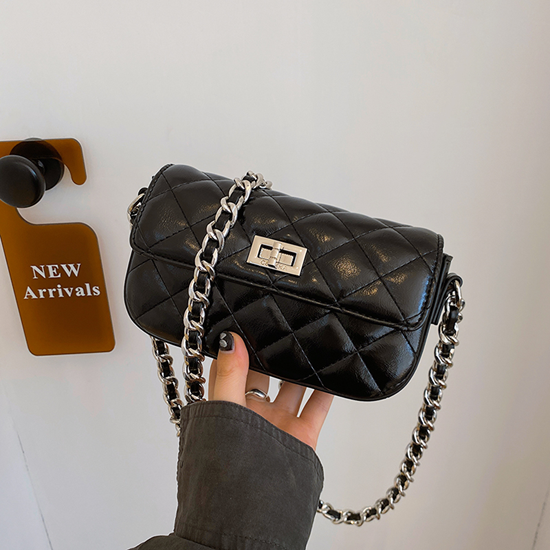 High-End Silver Diamond-Patterned Chain Crossbody Bag for Women - 2025 Minimalist Summer Fashion High-End Silver Diamond-Patterned Chain Crossbody Bag for Women - 2025 Minimalist Summer Fashion