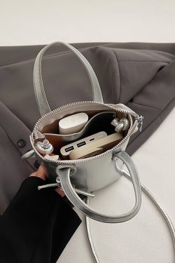 High-End Silver Mini Bag for Women - Lightweight Handheld Crossbody Zipper Bag for Summer 2025, Perfect for Y2K Fashion