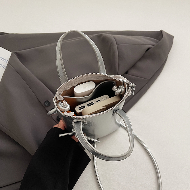 High-End Silver Mini Bag for Women - Lightweight Handheld Crossbody Zipper Bag for Summer 2025, Perfect for Y2K Fashion High-End Silver Mini Bag for Women - Lightweight Handheld Crossbody Zipper Bag for Summer 2025, Perfect for Y2K Fashion