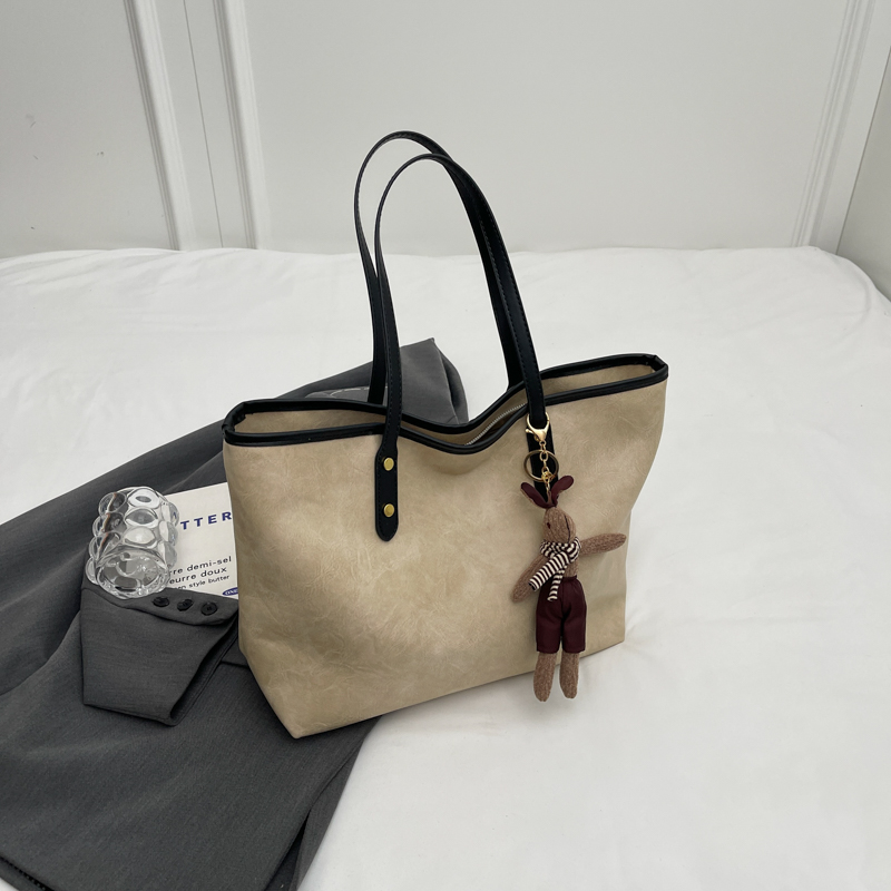 High-End Women's Large Capacity Shoulder Bag - Stylish Spring Summer Commuting Tote for 2025 Fashion High-End Women's Large Capacity Shoulder Bag - Stylish Spring Summer Commuting Tote for 2025 Fashion