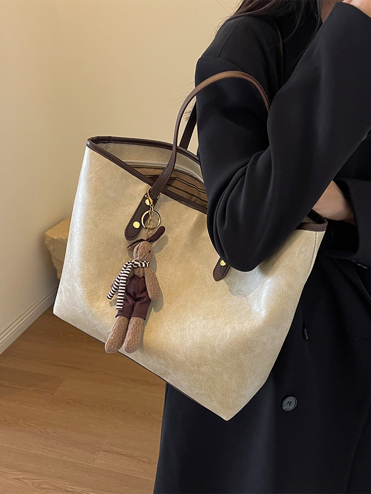 High-End Women's Large Capacity Shoulder Bag - Stylish Spring Summer Commuting Tote for 2025 Fashion High-End Women's Large Capacity Shoulder Bag - Stylish Spring Summer Commuting Tote for 2025 Fashion