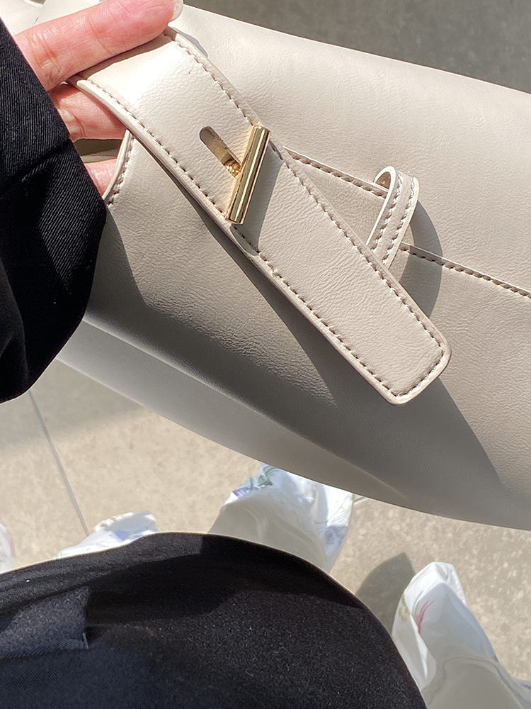 High-End Women's Tote Bag - Large Capacity Commuter Handbag, Simple Design for Everyday Use, Perfect for Work and Leisure High-End Women's Tote Bag - Large Capacity Commuter Handbag, Simple Design for Everyday Use, Perfect for Work and Leisure