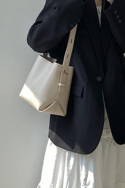 High-End Women's Tote Bag - Large Capacity Commuter Handbag, Simple Design for Everyday Use, Perfect for Work and Leisure