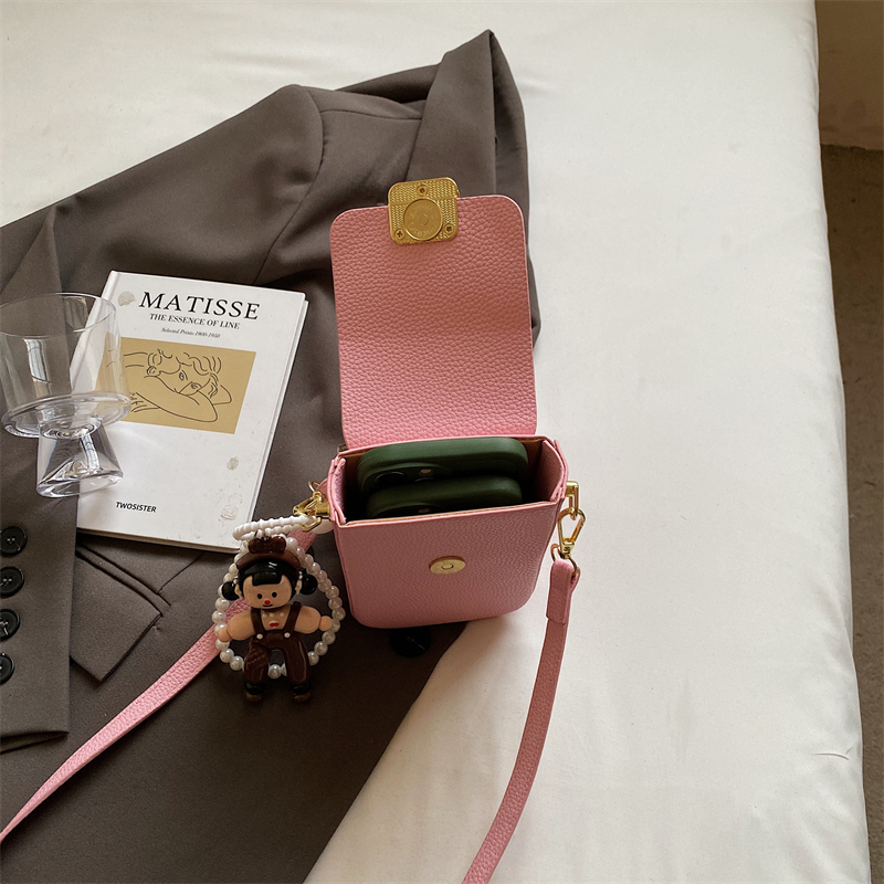 High-End Yellow Mini Crossbody Bag for Women - Vertical Design Phone Bag for Summer 2025 High-End Yellow Mini Crossbody Bag for Women - Vertical Design Phone Bag for Summer 2025