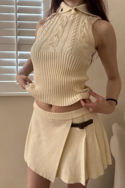 High Neck Slim Knit Vest and Shorts Set - Retro Hot Girl Style for Spring/Summer 2025