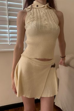 High Neck Slim Knit Vest and Shorts Set - Retro Hot Girl Style for Spring/Summer 2025