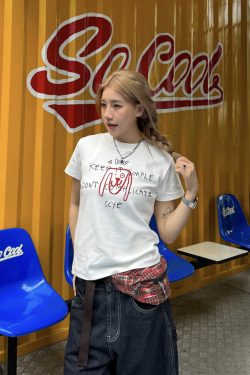 High Street Casual Women's Short Sleeve T-shirt - Straight Tube Design, American Style, Trendy Summer Top