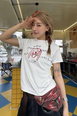 High Street Casual Women's Short Sleeve T-shirt - Straight Tube Design, American Style, Trendy Summer Top