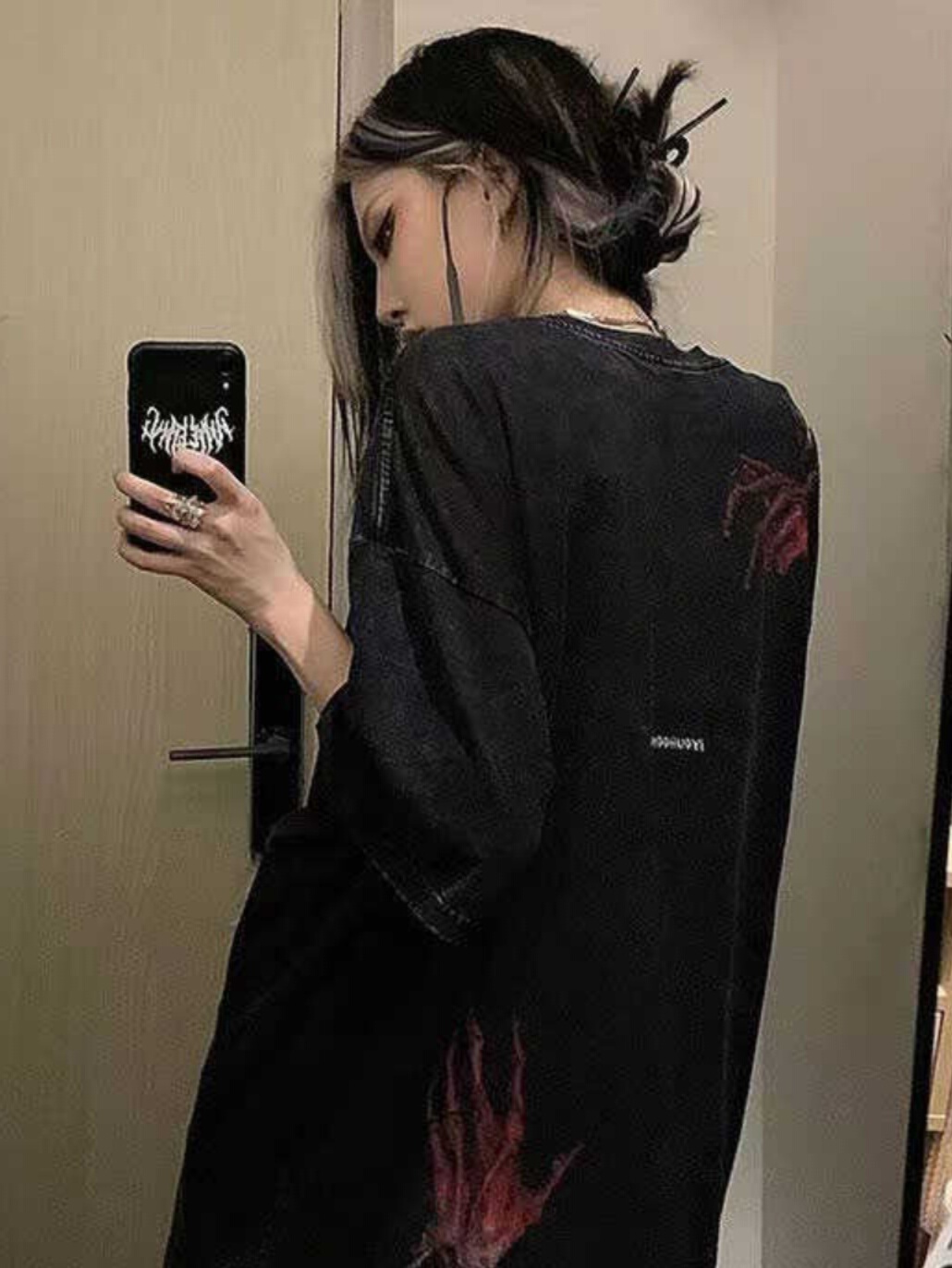 High Street Dark Style Vintage Water-Washed Oversized Short Sleeve T-Shirt for Women - Summer Evil Hand Design High Street Dark Style Vintage Water-Washed Oversized Short Sleeve T-Shirt for Women - Summer Evil Hand Design