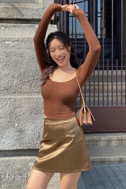 High-Waisted A-Line Skirt with Built-In Safety Shorts - French Retro Slim-Fit Short Skirt for a Chic 90s Style Look