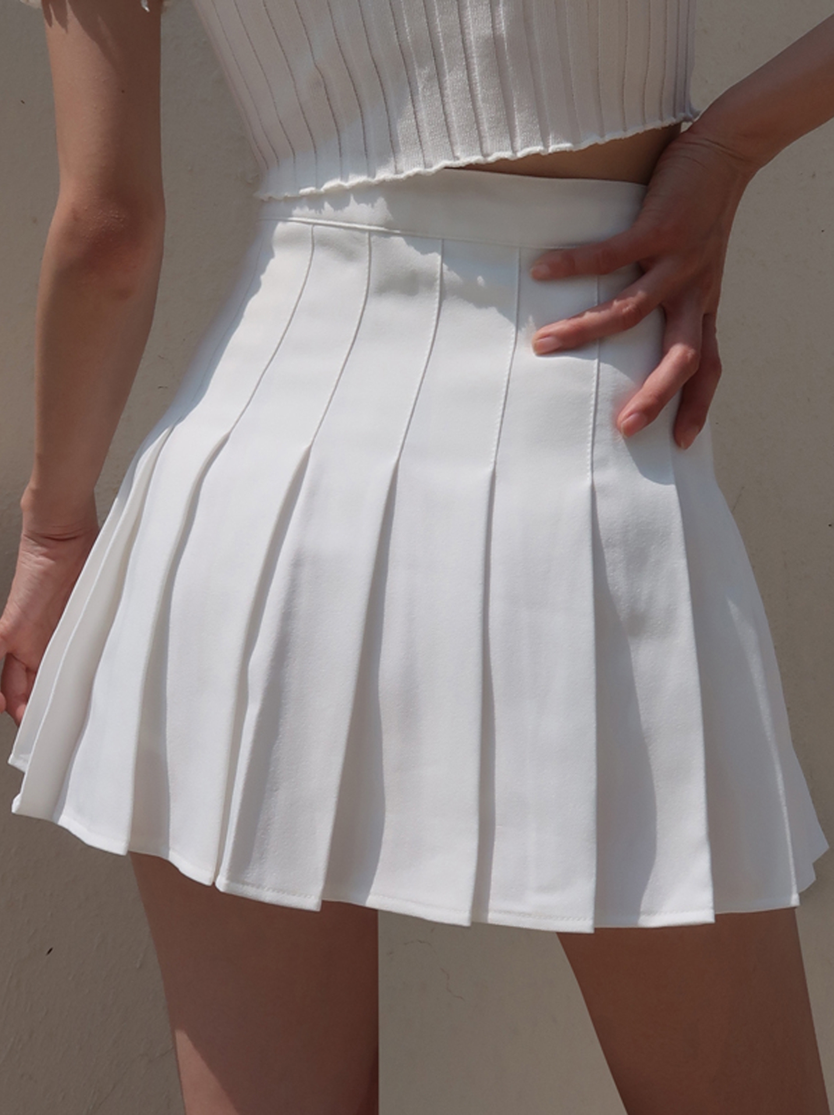 High-Waisted American Retro Pleated Tennis Skirt with Light-Blocking Leggings - Slimming Woven Design for Trendy 90s Style High-Waisted American Retro Pleated Tennis Skirt with Light-Blocking Leggings - Slimming Woven Design for Trendy 90s Style