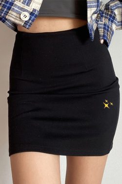 High-Waisted Black Bodycon A-Line Skirt - Simple Versatile European and American Style, Elastic Fit for Effortless Chic