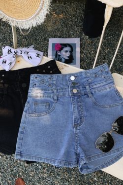 High-Waisted Retro Denim Shorts for Women - Slimming Long-Legged Vacation Hot Pants, Summer 2025 Fashion
