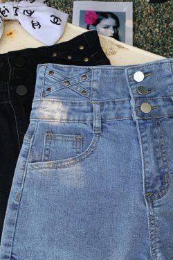 High-Waisted Retro Denim Shorts for Women - Slimming Long-Legged Vacation Hot Pants, Summer 2025 Fashion