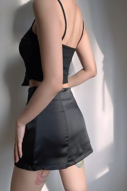 High-Waisted Retro Y2K Sexy Fishbone Spliced Slim Camisole with Curved Hem for Women - Solid Color Fashion Top